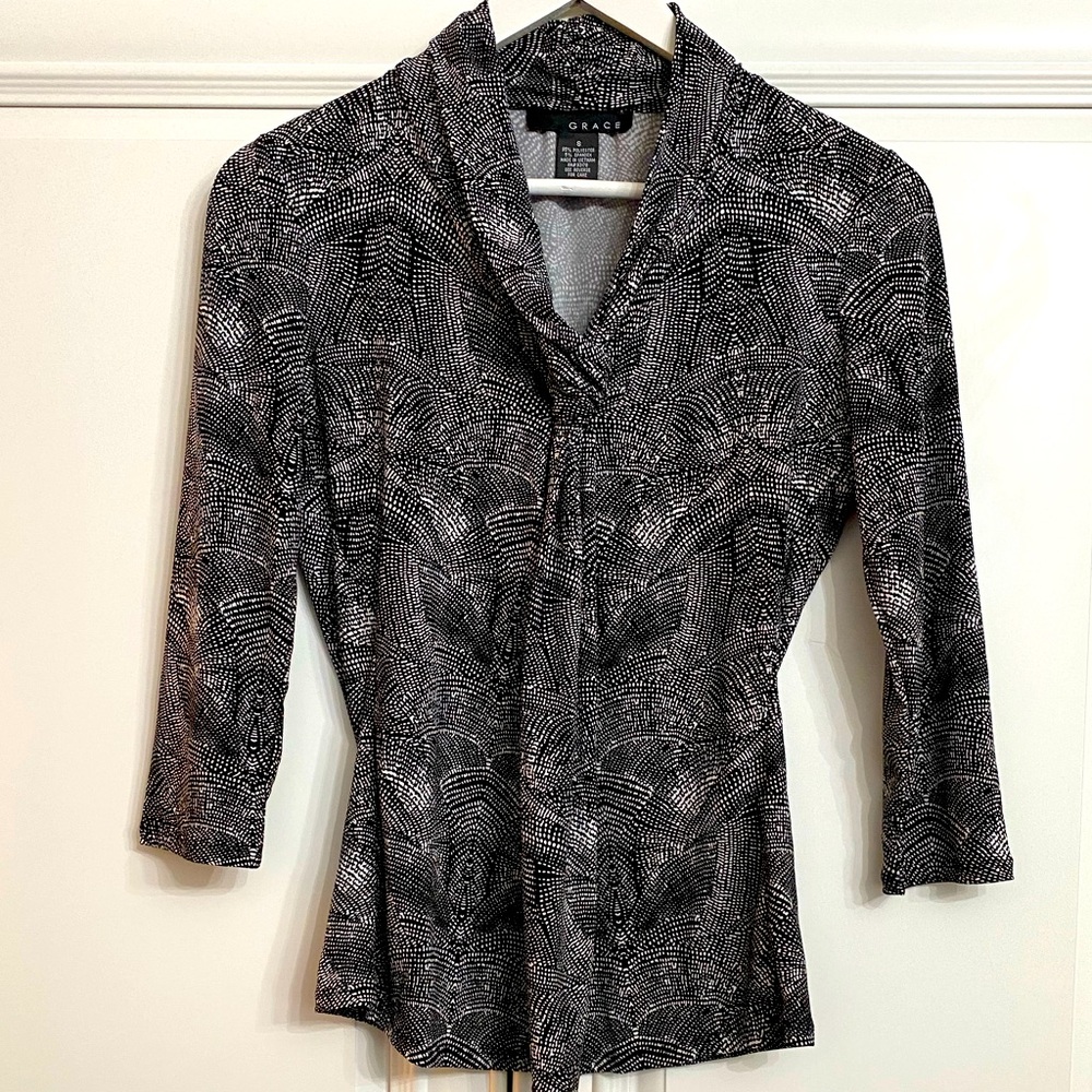Grace Size Small V Neck with Knot 3/4 Sleeve Black and White Blouse Top